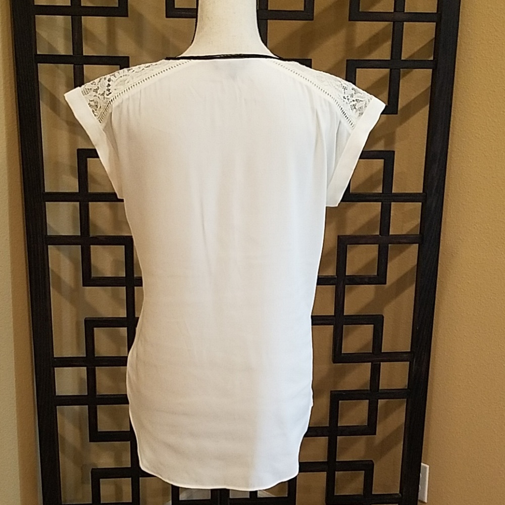 Express Blouse - Picture 3 of 5